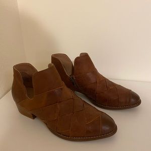 * Last Call* NWOT Seychelles Leather Booties